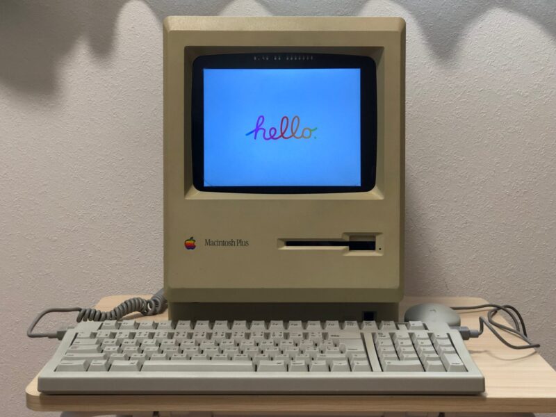 Macintosh Plus 1mb (mac mini 内蔵)
